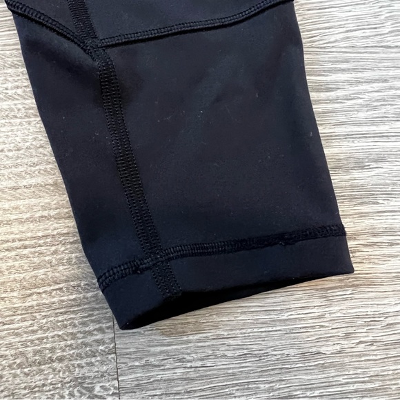 Lululemon In Movement Tights 25” Everlux - Black - Picture 10 of 15